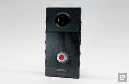 Назван виновный в том, что камера RED Hydrogen One оказалась такой ужасной