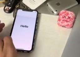 Видео дня: iPhone 11 с включенным экраном