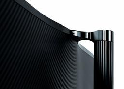 OnePlus TV получил странную подставку, которая крадет место за телевизором