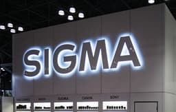 Компании Sigma приписывают намерение выпускать объективы формата APS-C с креплением Fujifilm X