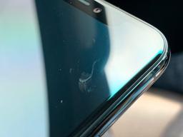 Слишком дорогое разочарование. В «самом прочном стекле среди смартфонов» iPhone 11 и iPhone 11 Pro нашли изъян