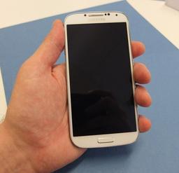 Пользователи флагмана 2013 года стали немного богаче. Samsung согласилась заплатить всем покупателям Galaxy S4 за обман