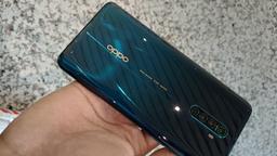 90 Гц, 65 Вт, Snapdragon 855 Plus и 12 ГБ ОЗУ. Живые фото нового флагмана слили накануне анонса