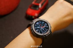 Стартовал предварительный заказ на умные часы Amazfit T-Rex