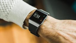 Google может избежать антимонопольного расследования Еврокомиссией сделки с Fitbit
