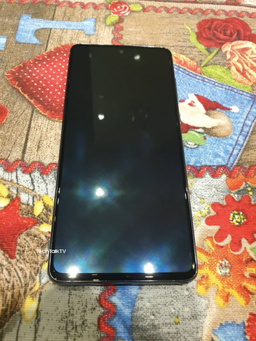 Samsung Galaxy Note10 Lite позирует вживую на новых фото
