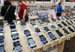 Apple, Huawei, Honor и Xiaomi прекратили поставки в Россию из-за коронавируса