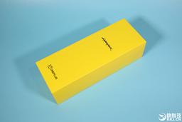 Содержимое OnePlus 8T Cyberpunk 2077 Limited Edition