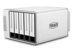 Сетевое хранилище TerraMaster F5-221 располагает пятью отсеками для накопителей