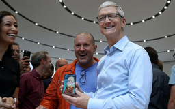 Apple и Тима Кука обвиняют в сокрытии информации о падении спроса на iPhone