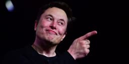 Илон Маск уверен, что Tesla все еще может успеть в этом году отгрузить 500 000 электромобилей
