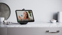 СберБанк начал продажи SberPortal в России. Это первый умный дисплей с виртуальным помощником «Салют»