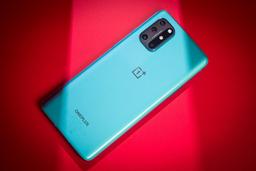 Новогодние подарки от OnePlus. Покупатели OnePlus 8T могут получить OnePlus 7T за $99