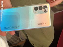 Dimensity 1000+ и два аккумулятора. Первое живое фото Oppo Reno5 Pro 5G