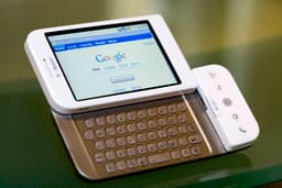 HTC ещё что-то может. Компания показала первый в 2020 году рост выручки
