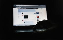 Facebook* выплатит 52 млн долларов модераторам контента, психическое здоровье которых было подорвано этой работой