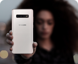 Новая версия Samsung Galaxy S10+ внезапно появилась в России