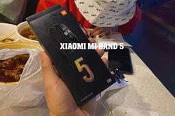 Xiaomi Mi Band 5 в упаковке перед сегодняшним анонсом