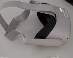 Первые живые фото шлема виртуальной реальности Oculus Quest S