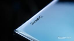 Будущие смартфоны Huawei смогут удивить совмещением двух новых технологий. Подэкранной камеры и полноэкранного дактилоскопа