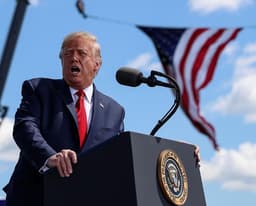 Трамп одобрил покупку TikTok компанией Oracle