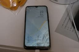 Это уровень. Redmi Note 8 выжил после падения с 8 этажа