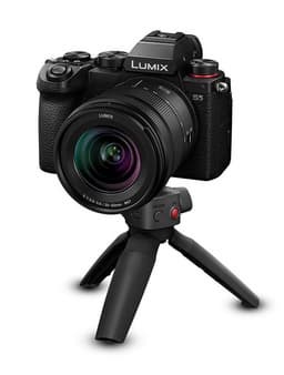 Опубликованы изображения и характеристики беззеркальной камеры Panasonic Lumix S5