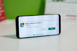 В Google Maps появилось важное новшество для автомобилистов. Тестируется специальный автомобильный интерфейс