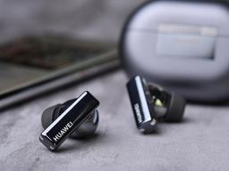 Флагманские наушники Huawei FreeBuds Pro на первых «живых» фото