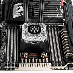 Толщина радиатора системы жидкостного охлаждения SilverStone IceGem 240P равна 38 мм