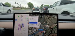 Видео дня: получасовая поездка на электромобиле Tesla с полным автопилотом