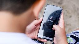 Роскомнадзор вызвал представителей Tik-Tok, Facebook*, Telegram и ВКонтакте