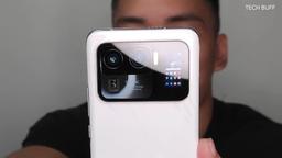 Xiaomi Mi 11 Ultra — не единственный смартфон с дополнительным экраном