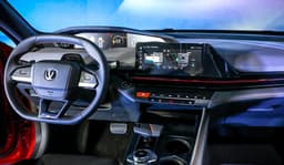 Представлен интересный конкурент Skoda Octavia с выдвижными ручками и спойлером, а также распознаванием водителя