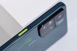 Redmi Note 11 с «подвешенным» в воздухе логотипом поступил в продажу