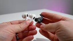 Настоящий кошмар ремонтника. В iFixit сравнили новенькие AirPods и Beats Fit Pro