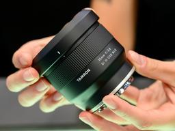 Tamron предупреждает о проблеме с автофокусом у объективов 20mm F/2.8 Di III OSD M1:2 (Model F050), 24mm F/2.8 Di III OSD M1:2 (Model F051) и 35mm F/2.8 Di III OSD M1:2 (Model F053) 