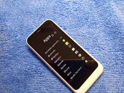 Nokia с Android образца 2014 года с необычным клиновидным корпусом. Отменённая модель Ion Mini 2 предстала на фотографиях и видео