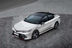 Триумфальное возвращение Toyota Camry: знаменитый седан опередил Kia K5 на финишной прямой