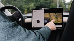 Американский регулятор оценит безопасность 580 000 электромобилей Tesla, в которых есть игры