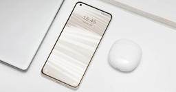 Realme впервые показала свой «бумажный» флагман Realme GT 2 Pro «лицом»