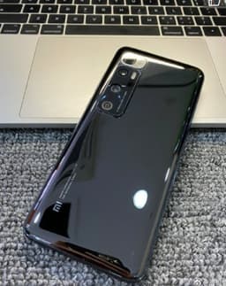 Улучшенный Xiaomi Mi 10 оказался похож на Mi 10 Ultra. Опубликована первая живая фотография новинки