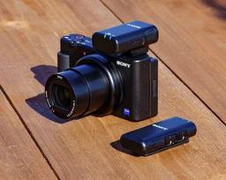 Представлены микрофоны Sony ECM-W2BT и ECM-LV1