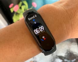 Фитнес-браслет Xiaomi Mi Band 6 поступил в продажу 