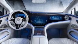 Гигантский «гиперскрин» нового Mercedes-Benz EQS впервые на видео