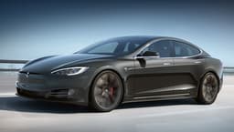 АвтоВАЗ: «Никакой конкуренции между Lada и Tesla быть не может»
