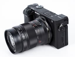 Объектив 7Artisans 60mm f/2.8 II для беззеркальных камер формата APS-C и Micro Four Thirds фокусируется вручную