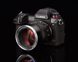 Представлен самый светосильный объектив с байонетом Leica L