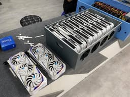 Очень редкие GeForce RTX 3080 из серии Asus Gundam собирают в майнинговые фермы