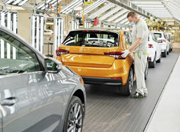 С конвейера Skoda сошёл первый автомобиль Skoda Fabia четвёртого поколения